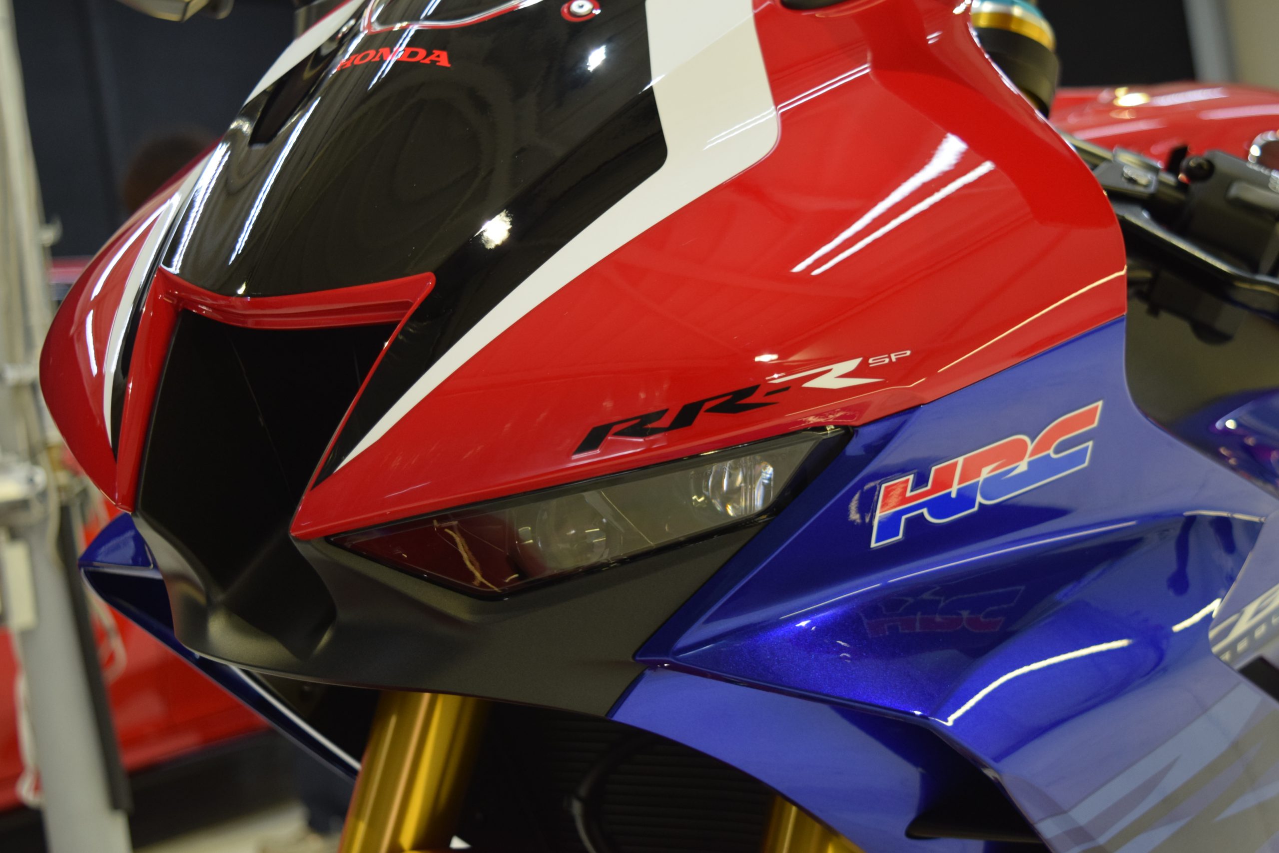 Honda Cbr1000rr R Spにバイクコーティングを施工しました。 B Pacs Staff Blog 2009