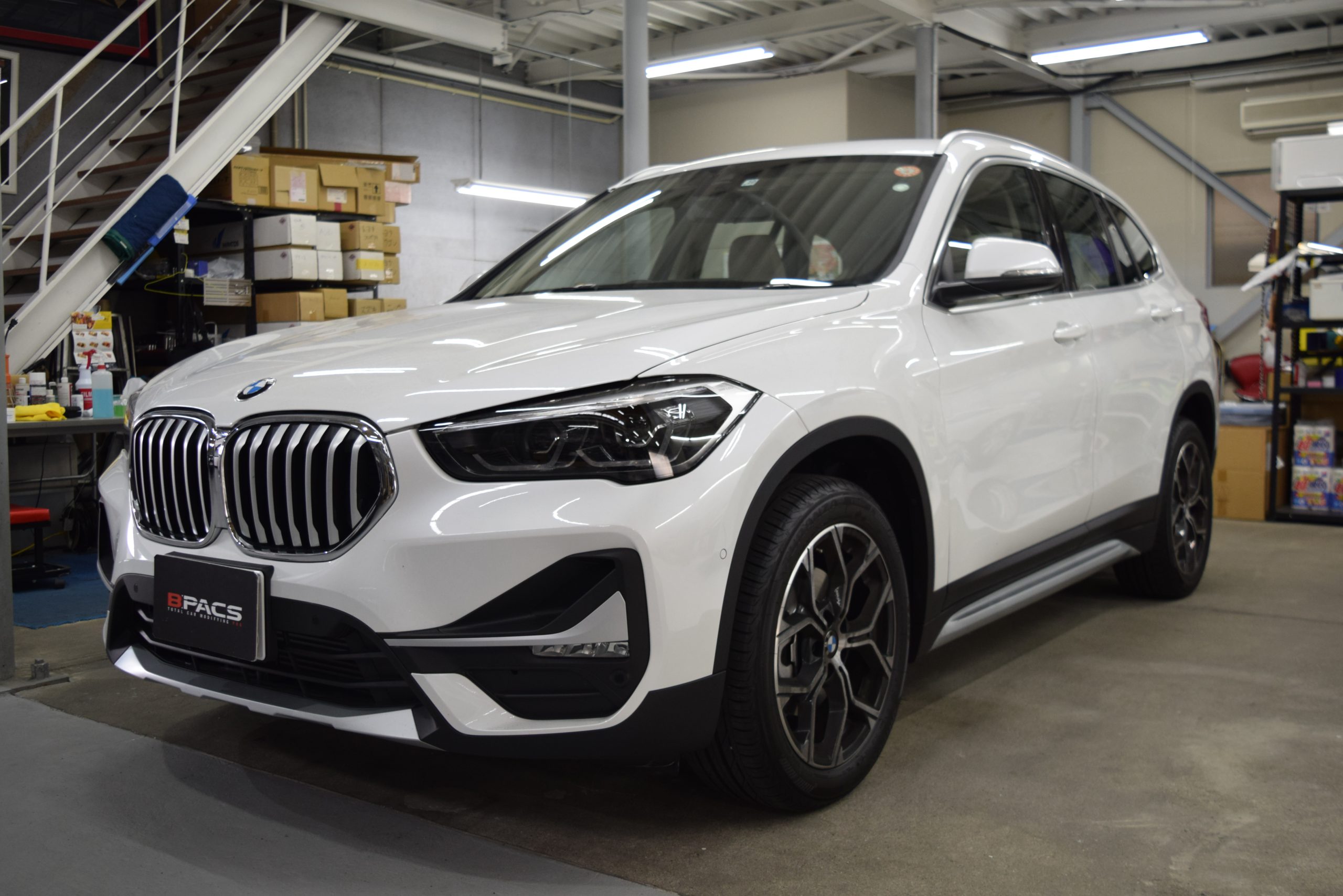 BMW X1に遮熱フィルム施工 | B-PACS STAFF BLOG